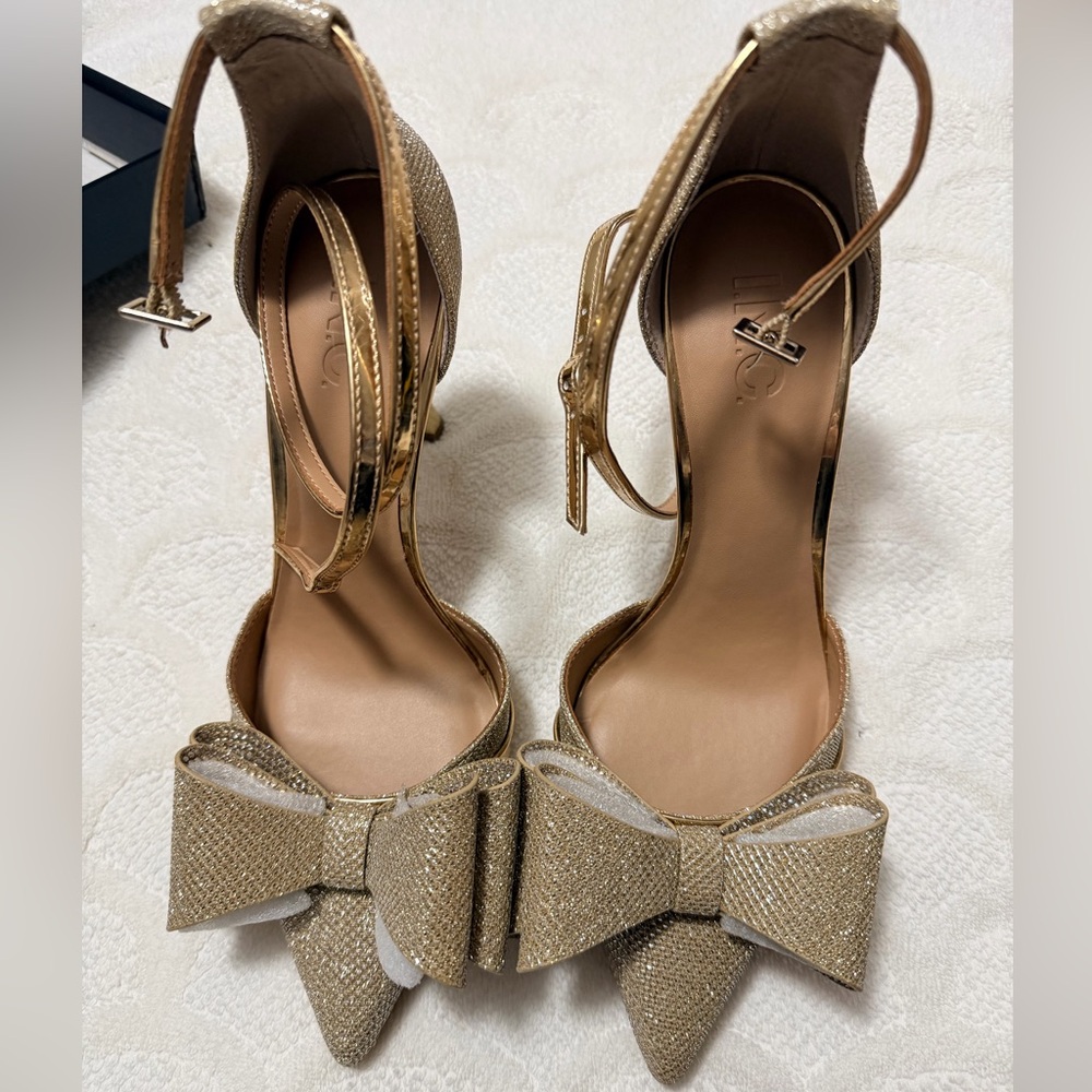 Elegant Gold Bow Pointed-Toe Ankle-Strap Heels